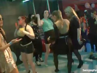 Skamløs sluts danse erotically