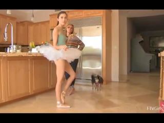 Claire shes ein ballerina und brought sie ballett