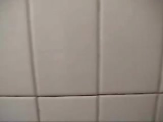 Δημόσιο τουαλέτα κατούρημα