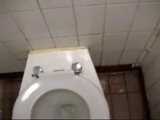 Publique toilettes pisse