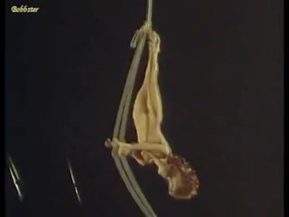 עירום circus 01 בלונדינית אמן