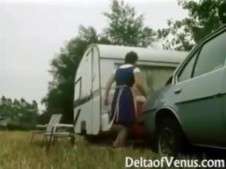 Retro x nominālā saspraude 1970s - matainas brunete - camper coupling
